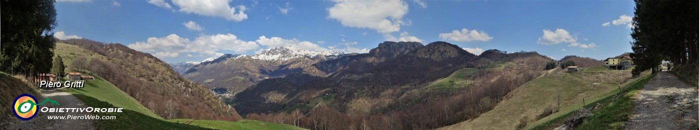 11 Partiti dalla Culmine S. Pietro (a dx) tratto panoramico pianeggiante su strada sterrata.jpg